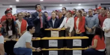 Salvador Nasralla afirma que trabajará con EE UU y restablecerá relaciones con Taiwán si gana las elecciones