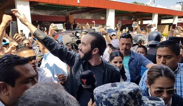 ¿Cuáles son las causas de la alta popularidad de Nayib Bukele en El Salvador?