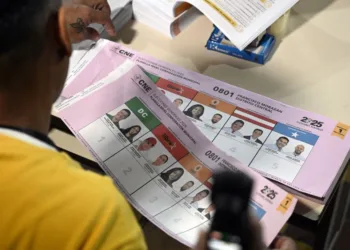 Honduras: sitio del Consejo Electoral sigue sin actualizar resultados y crece la incertidumbre