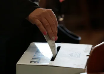 Elecciones en Costa Rica: 45 % del electorado sigue indeciso a 27 días de los comicios