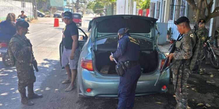 El Ejército de Guatemala se suma hoy a los operativos y allanamientos bajo el estado de sitio