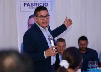 El candidato conservador costarricense Fabricio Alvarado, acorralado por denuncias de acoso sexual