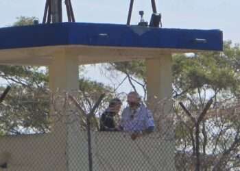 Autoridades guatemaltecas rechazan negociar con pandillas tras disturbios en cárceles y activan control total