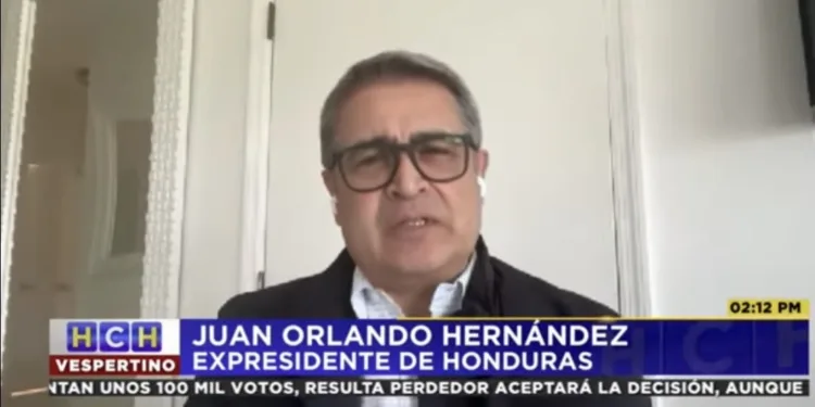 El indultado expresidente de Honduras vuelve a alegar inocencia y piden “dejen de joder su nombre”