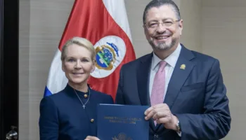 Nueva embajadora de EE UU inicia gestión en Costa Rica tras presentar credenciales