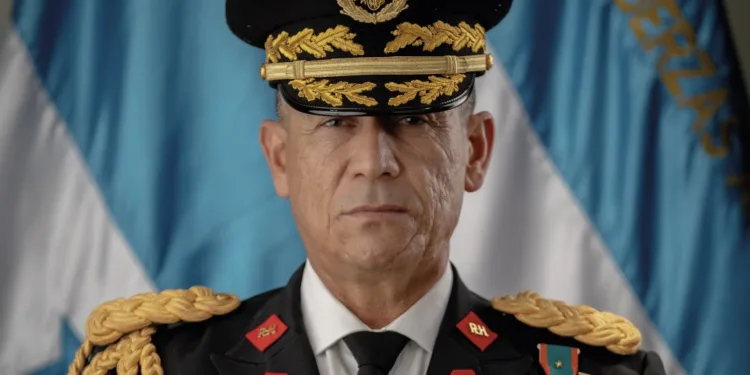 Jefe del Ejército hondureño respalda al Consejo Electoral y garantiza custodia de actas ante las pretensiones del oficialismo de anular declaratoria