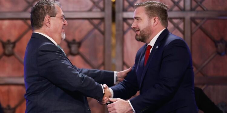 EE UU anuncia inversión en Guatemala por $110 millones en carreteras y ferrocarriles prioritarios