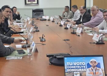 Honduras: Partidos Nacional y Liberal buscan consensos para la presidencia del Congreso Nacional en reunión en sede empresarial