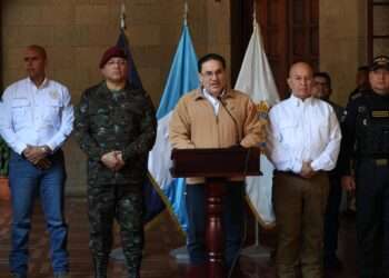 Autoridades de Guatemala confirman muerte de 7 policías, anuncian refuerzo de seguridad y descartan negociación con grupos criminales