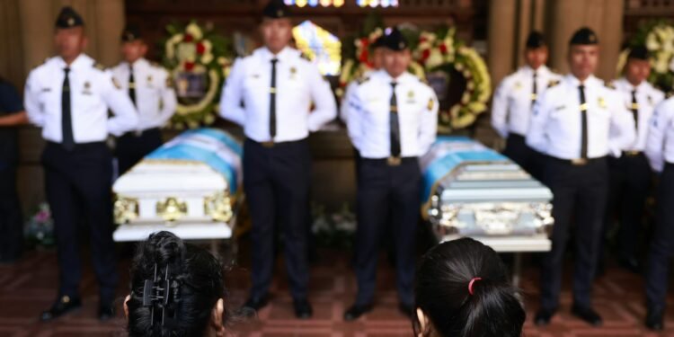 Exfiscal anticorrupción valida tesis de presidente de Guatemala: tras la violencia están mafias enquistadas en el poder