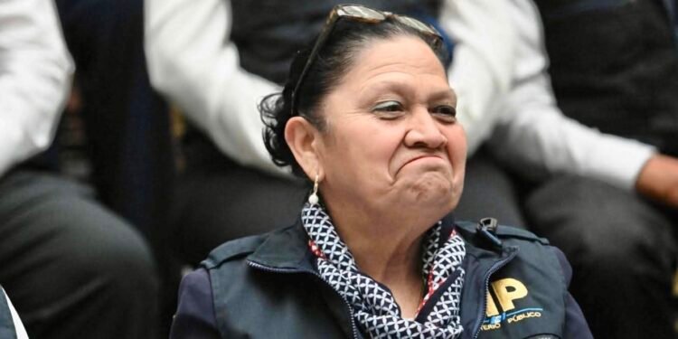 Cuestionada fiscal general de Guatemala defiende actuación del Ministerio Público tras señalamientos por favorecer a pandilleros acusados de matar policías