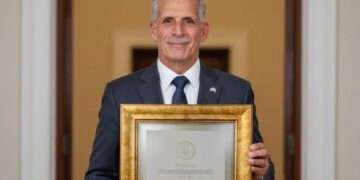 Consejo Electoral entrega credencial presidencial a Nasry Asfura y acredita a nuevas autoridades en Honduras