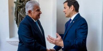 Presidente de Panamá se reúne con secretario de Estado en Davos y recibe invitación a Cumbre de Jefes de Estado en Florida