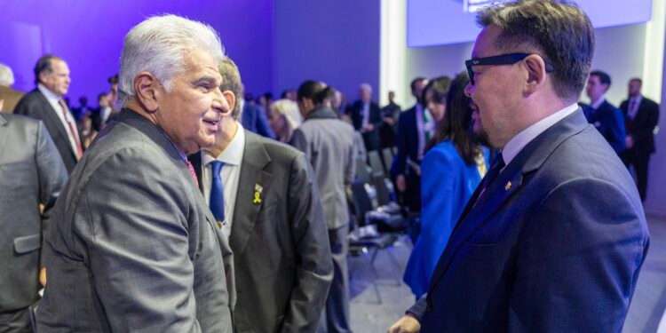 Gobierno de Panamá califica de positiva la participación de Mulino en Foro Económico y destaca avances en inversión y cooperación