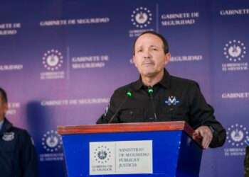 Autoridades salvadoreñas advierten sobre nueva estafa telefónica desde Colombia y descartan presencia de carteles en El Salvador