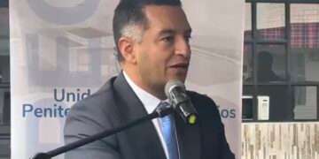 Colombia ordena bloqueo de señal celular en cárceles tras denuncias de El Salvador por extorsiones y estafas