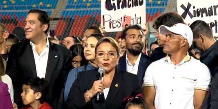 Xiomara Castro desea suerte a Nasry Asfura antes de la toma de posesión en Honduras