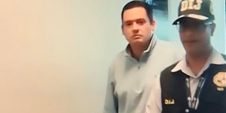 Detienen al exvicepresidente de Panamá por acusaciones de  enriquecimiento injustificado; alega inocencia y ser perseguido político