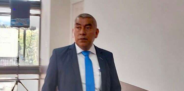 Presidente de Guatemala presenta querella contra cuestionado jefe fiscal y solicita embargo de más de $500 mil