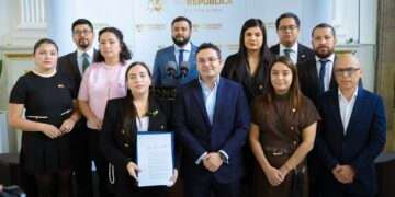 Guatemala: diputados oficialistas presenta querella penal contra la excandidata presidencial Sandra Torres