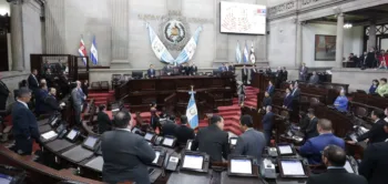 Congreso de Guatemala aprueba ampliación del presupuesto 2026 por $1.19 mil millones y presidente Arévalo celebra respaldo político