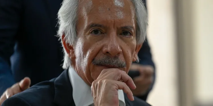 El periodista guatemalteco José Rubén Zamora, preso desde 2022, pasó 15 horas en hospital por complicaciones de salud