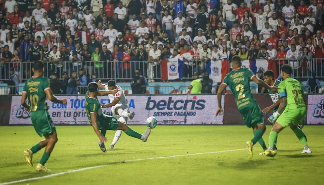 Olimpia conquista su título 40 del fútbol hondureño tras vencer 1-0 al Marathón