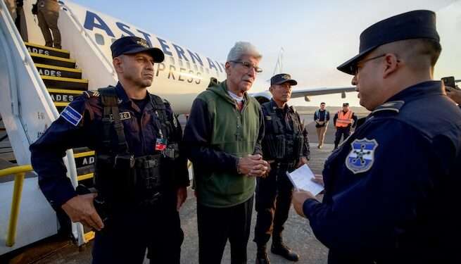 EEUU deporta a excandidato presidencial salvadoreño condenado a 13 años por fraude electoral y vínculos con pandillas