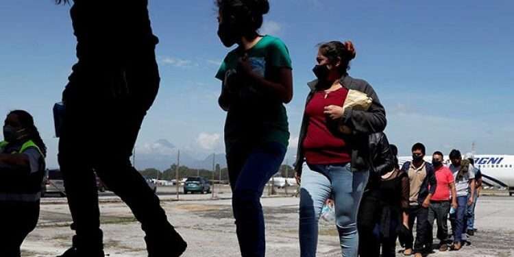 EE UU deportó más de 1,500 migrantes hondureños en solo 15 días de 2026, un 28,8 % menos que en 2025
