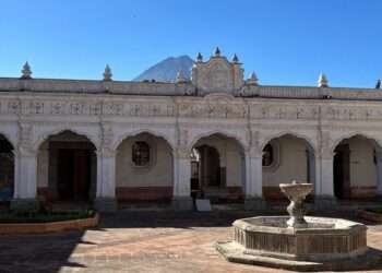 Guatemala clausura el Museo de Arte Colonial de Antigua tras investigación por daños a piezas patrimoniales