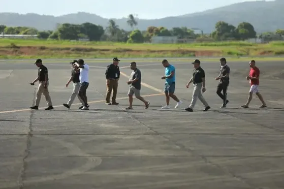 Panamá expulsa a 108 colombianos vinculados a delitos graves tras un operativo de seguridad