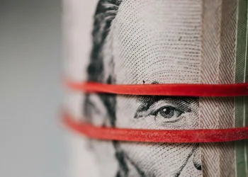 El 82 % de las empresas en Costa Rica no prevé invertir en 2026, según encuesta de la UCR