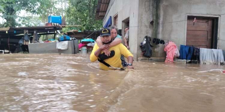 Frente frío y lluvias dejan más de 22 mil personas afectadas y comunidades incomunicadas al norte de Honduras