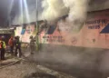 Incendio de gran magnitud consume varios locales en mercado de Mixco, Guatemala, en pleno inicio de 2026