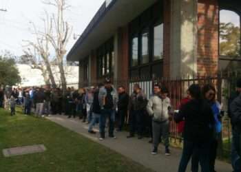 Guatemala y su diáspora en Estados Unidos: suspensión de servicios consulares en Los Ángeles complica a los migrantes