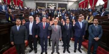 Juramentan Comisión que analizará expedientes de candidatos a Fiscal General de Guatemala