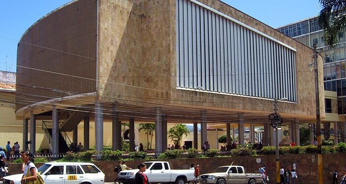 Aprueban código de vestimenta para diputados del Congreso de Honduras