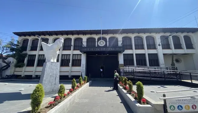 Presidente guatemalteco abre convocatoria para interesados en magistraturas de la Corte de Constitucionalidad