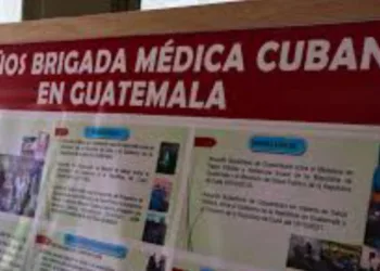 Guatemala pone fin a convenio para brigadas médicas cubanas tras 27 años