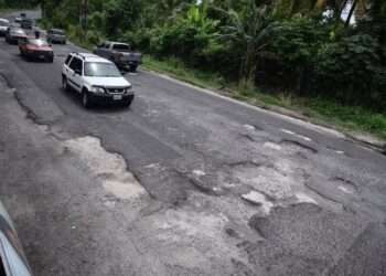 Solo el 30 % de la carretera principal que conecta Guatemala con México está en buenas condiciones