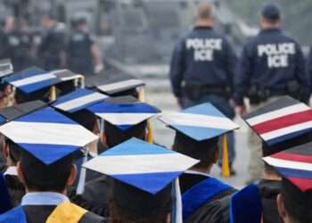 El 39% de los estudiantes de secundaria indocumentados en EEUU son centroamericanos y su futuro es incierto