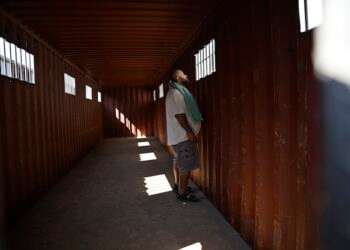 Guatemala traslada a cabecillas de pandillas a celdas reforzadas y Arévalo asegura que no tendrán privilegios