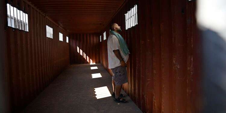 Guatemala traslada a cabecillas de pandillas a celdas reforzadas y Arévalo asegura que no tendrán privilegios