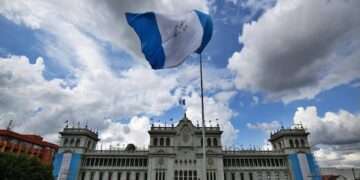 EEUU advierte sobre “influencia maligna” de China en inversiones en Guatemala y elogia relaciones con Taiwán