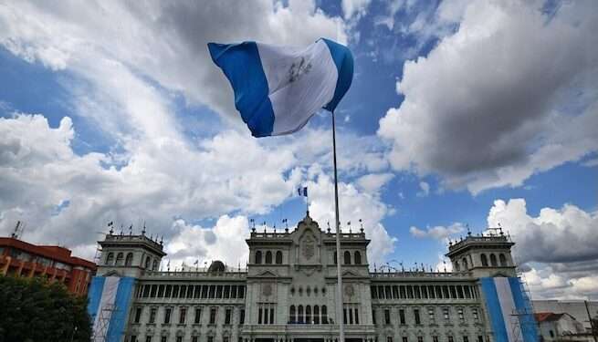 EEUU advierte sobre “influencia maligna” de China en inversiones en Guatemala y elogia relaciones con Taiwán