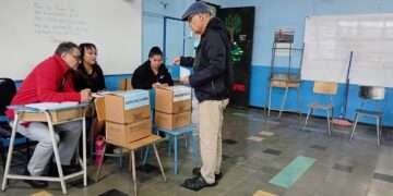 Costa Rica abre sus juntas electorales con normalidad y civismo, según observadores de OEA