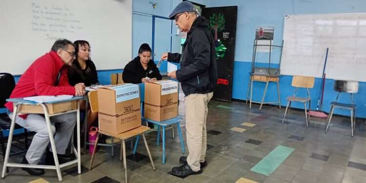 Costa Rica abre sus juntas electorales con normalidad y civismo, según observadores de OEA
