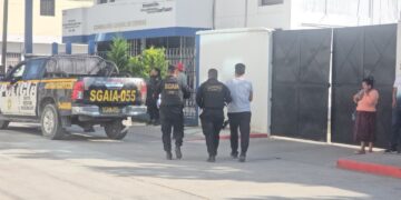 Guatemala desarticula red de coyotes que cobraba hasta 18 mil dólares y secuestraba migrantes