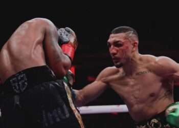 El hondureño Teófimo López pierde ante Shakur Stevenson y cede el título superligero de la OMB