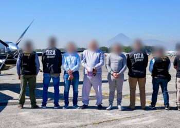 EE UU celebra la reciente extradición de un chino y tres guatemaltecos como un avance clave contra el narcotráfico regional